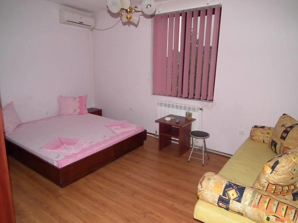 Guest House Bedrock Bełogradczik Zewnętrze zdjęcie