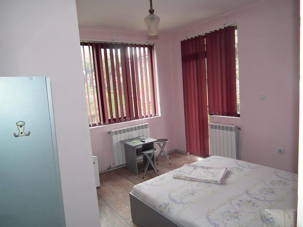 Guest House Bedrock Bełogradczik Zewnętrze zdjęcie