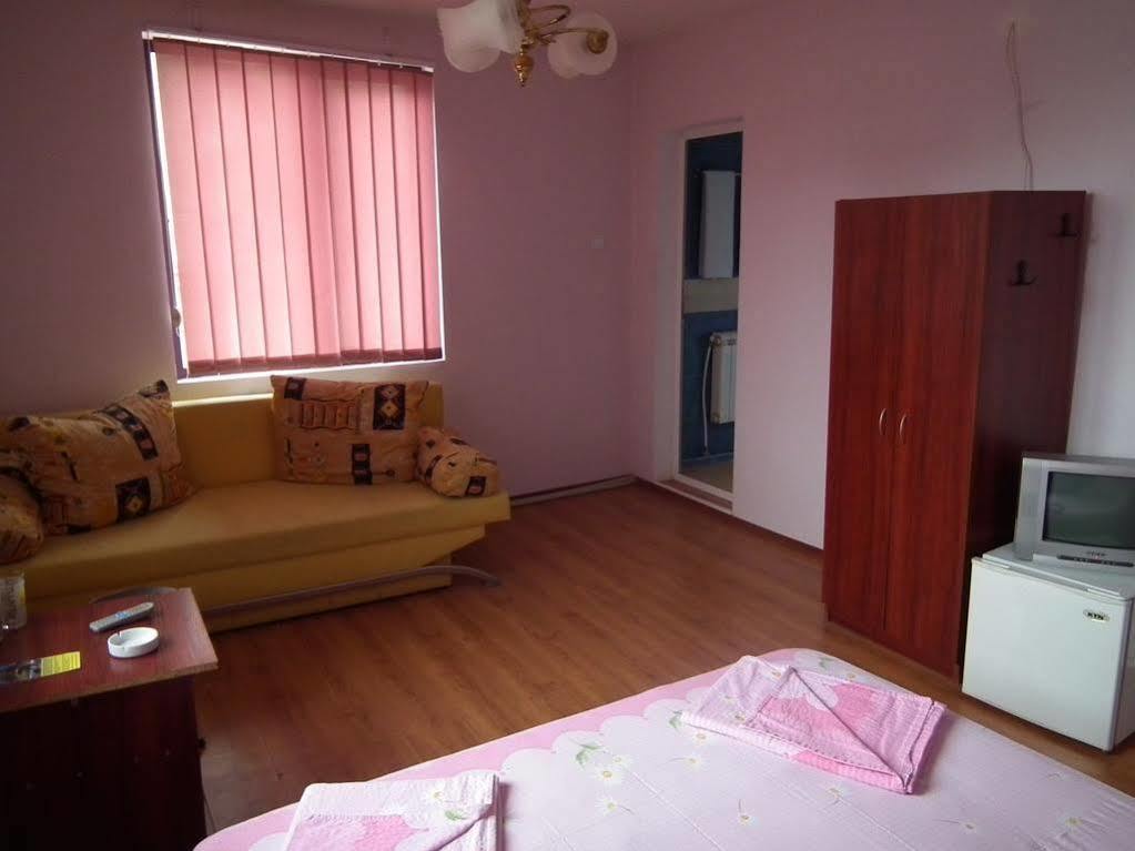 Guest House Bedrock Bełogradczik Zewnętrze zdjęcie